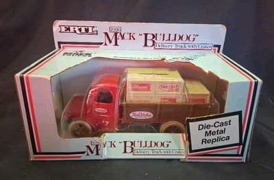 Ertl Mack 1926 Bulldog True Value Delivery Truck Crates 1:38 Scale DieCast NIB📦