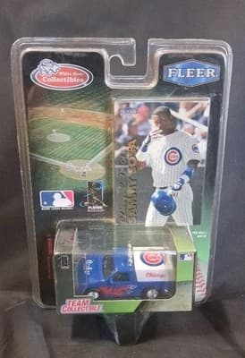 Sammy Sosa Cubs Fleer MLB Team Collectible Diecast Car Trading Card 1999