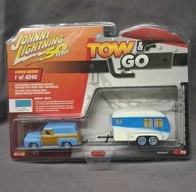 G4) Johnny Lightning TOW & GO 2A BLUE 1955 Ford Panel with Camper Trailer New