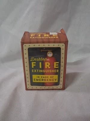 VINTAGE NEW IN BOX DESKTOP FIRE EXTINGUISHER FIREMAN DAD FATHERS DAY GAG GIFT