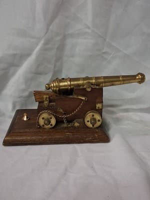 Vtg Hand Crafted Brass & Wood Table Top Desk Decorative Cannon