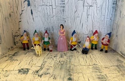 Vtg Snow White and the Seven 7 Dwarfs Cake Topper Decoration Set