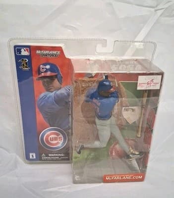 SAMMY SOSA MCFARLANE 2002 FIGURINE - SERIES 1 - NEW