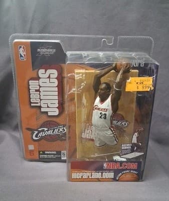 2MCFARLANE NBA SERIES 5 1ST LEBRON JAMES WHITE CAVALIERS ROOKIE FIGURINE