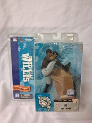 MCFARLANE MBL DONTRELLE WILLIS SERIES 9 CHASE VARIANT UNIFORM FIGURE
