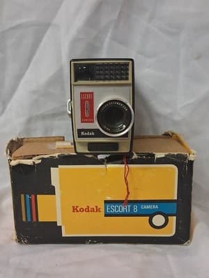 Vintage Kodak Escort 8 Camera 8mm W Original Box Ect 📷