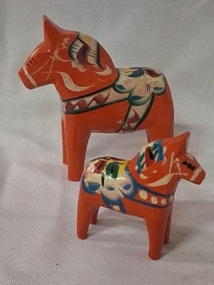 PAIR Nils Olsson Dala Horses Swedish Folk Art Hand Painted Figurines