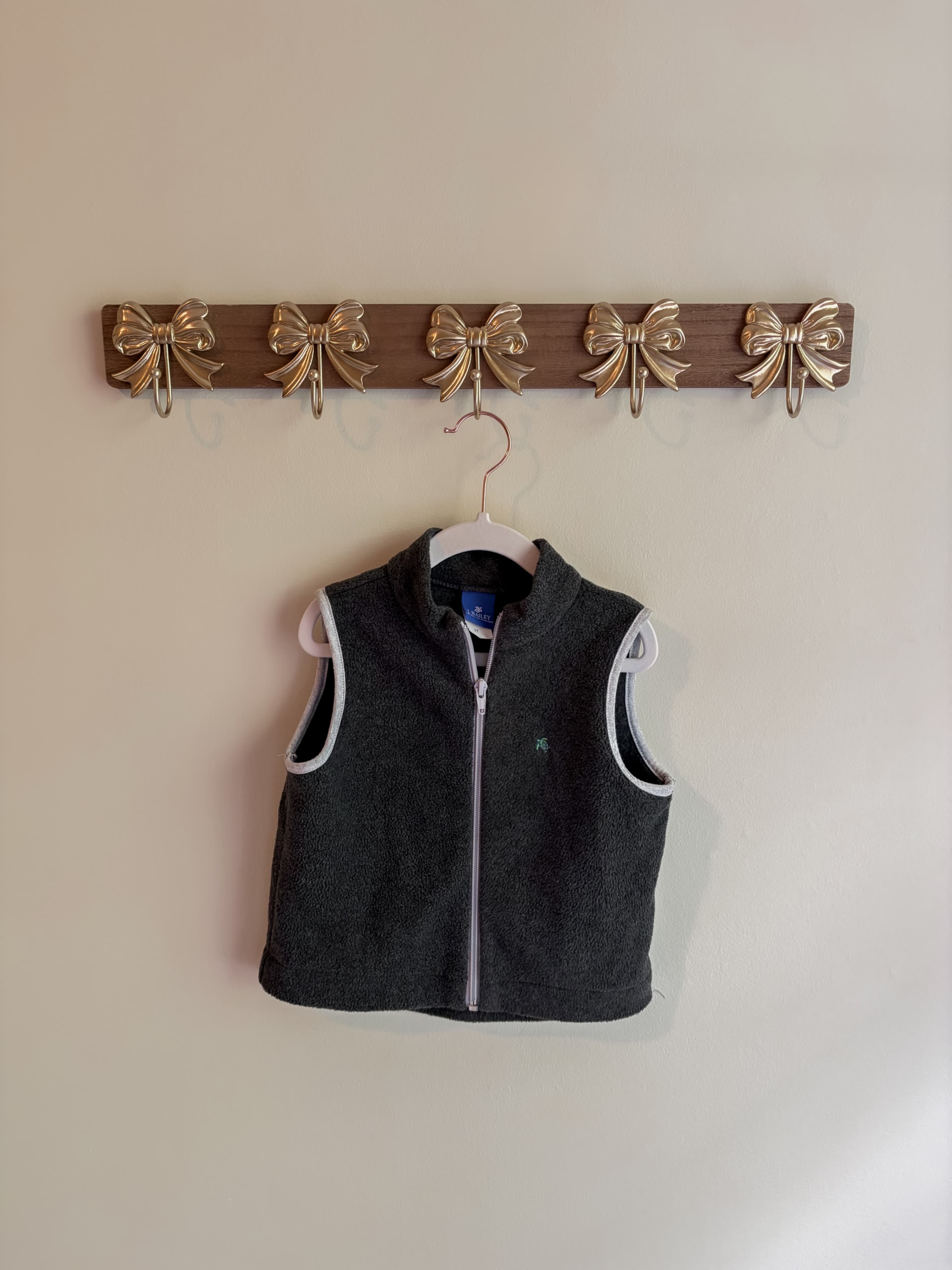 J. Bailey boys Vest with White Trim size 3T