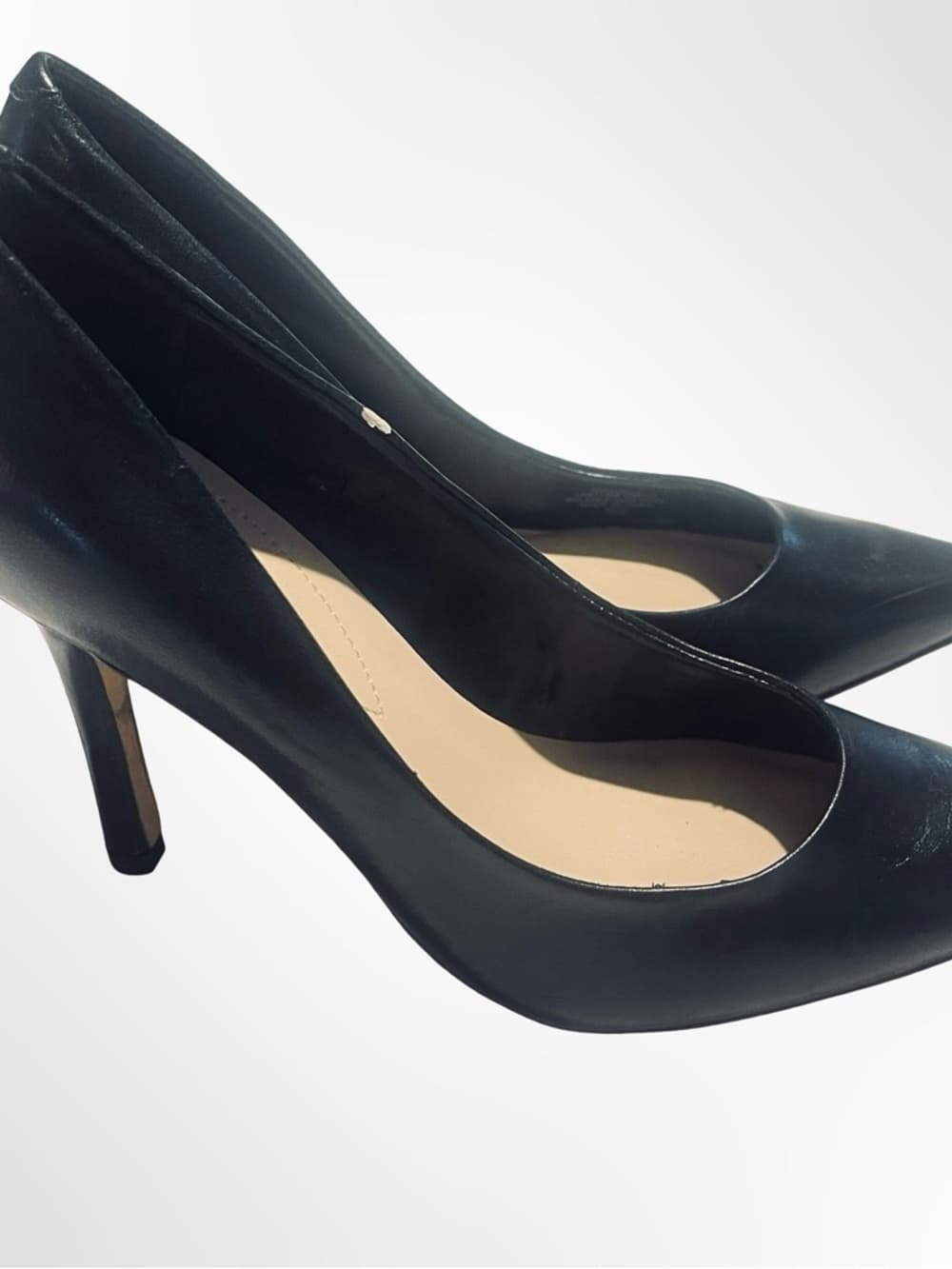 GUESS Black Pointed-Toe Stiletto Pumps mint in size 6.5