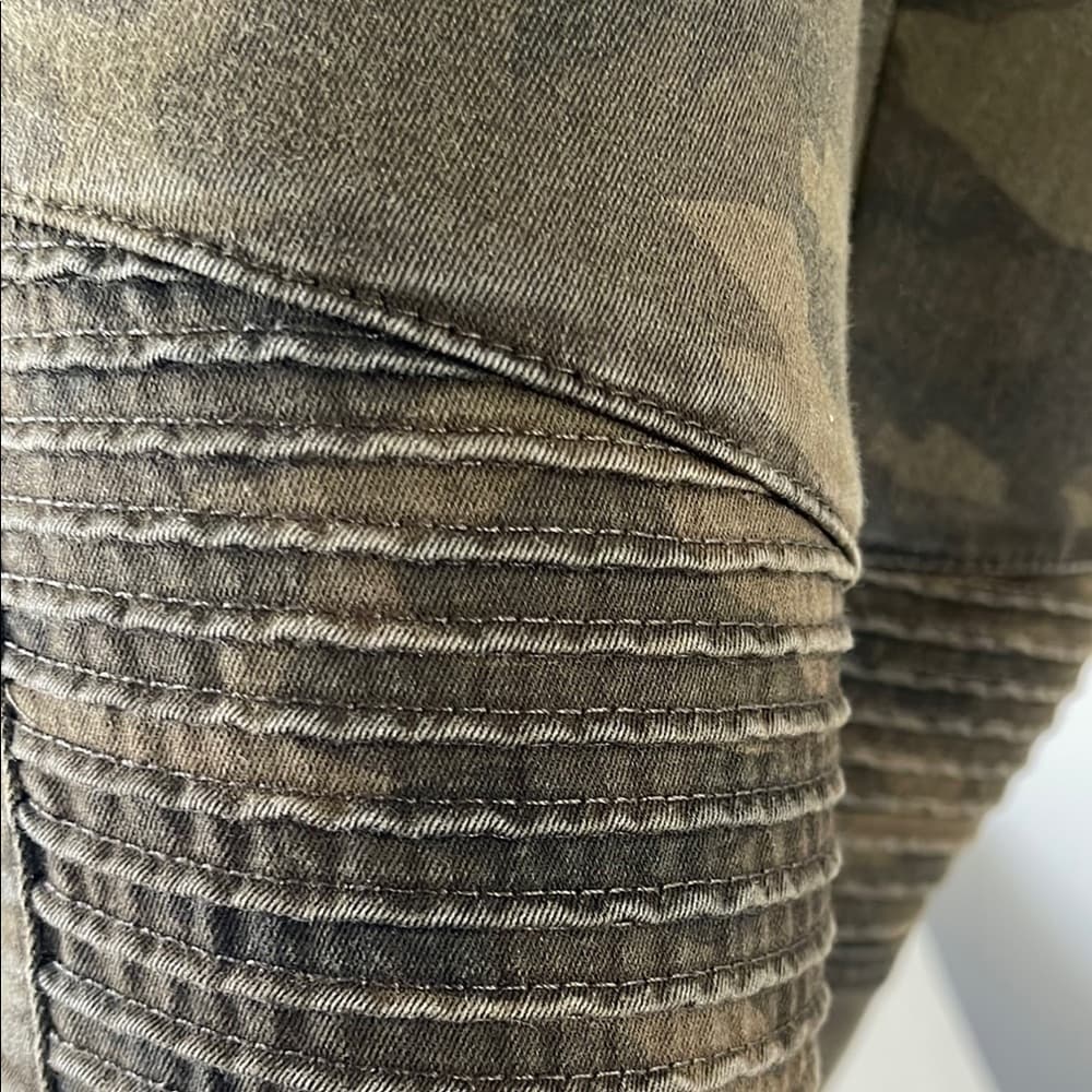Zara Women's Camouflage Skinny Jeans size 4