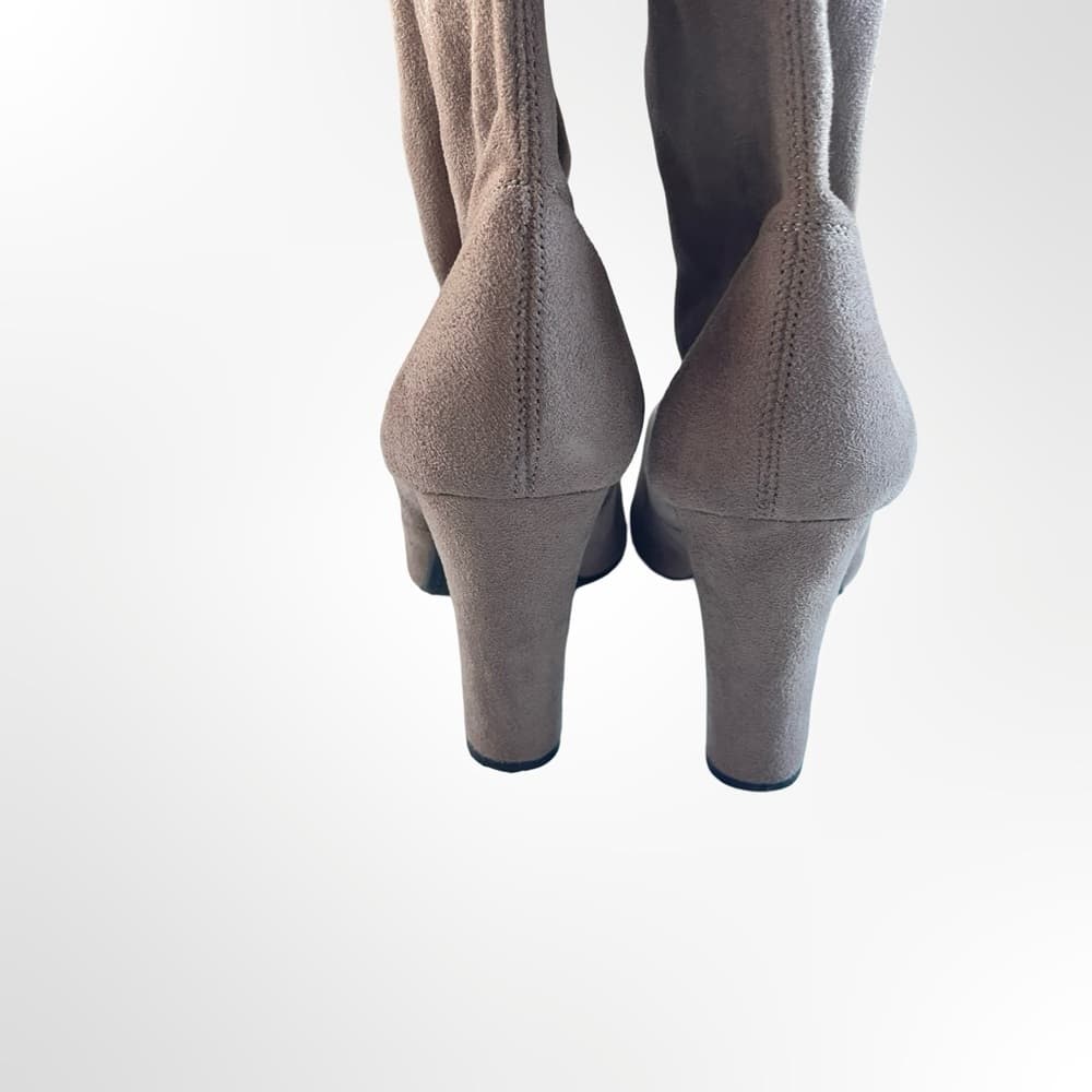 Steve Madden GORGEOUS Knee-High Women's Boots in size 8.5