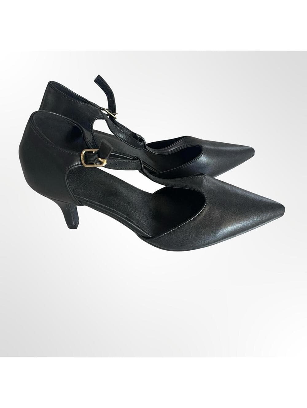 Women’s Black Pointed Toe Ankle Strap Heels in size 7 - 7.5