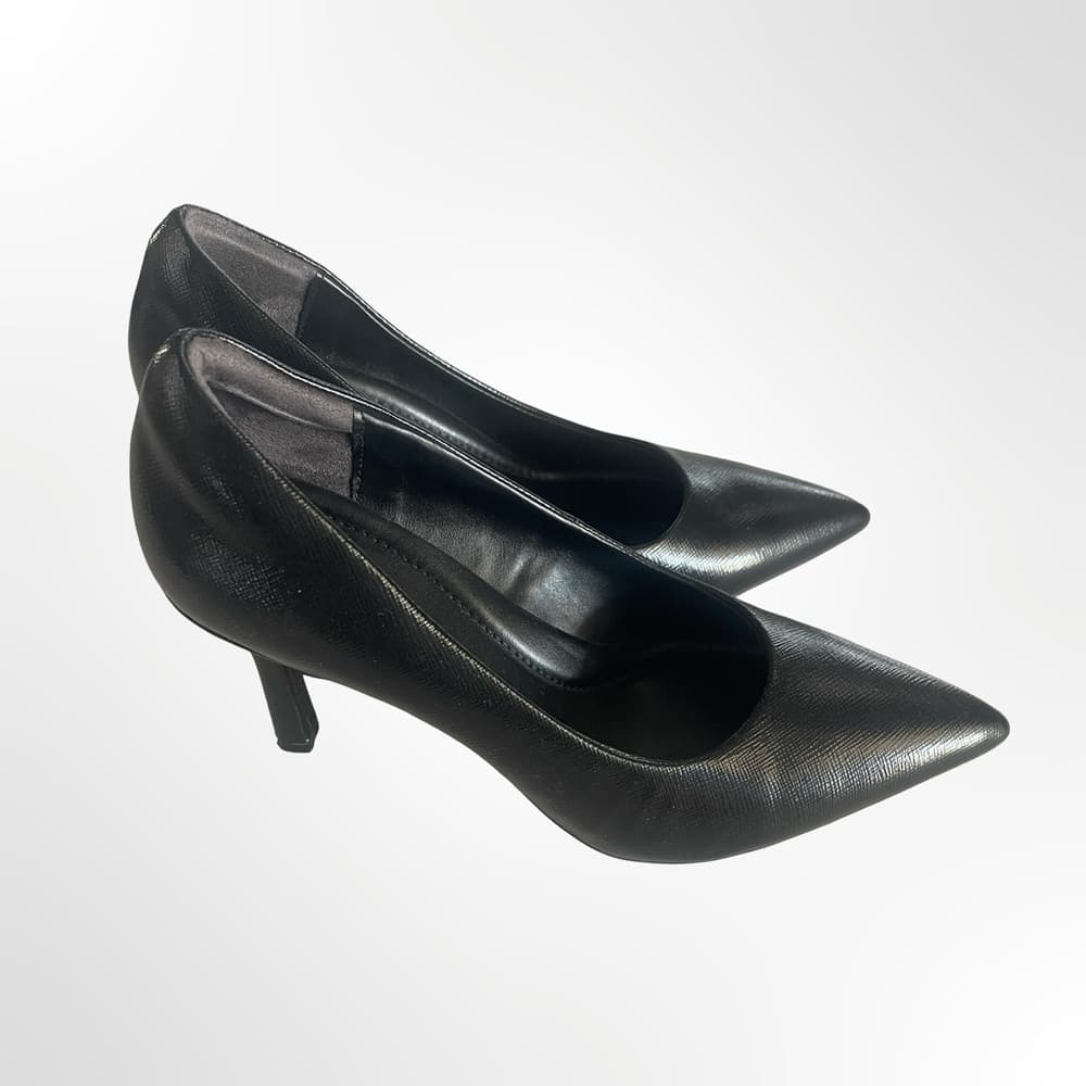 Nordstrom Rack Classic Black Pointed-Toe Women's Heels in 7