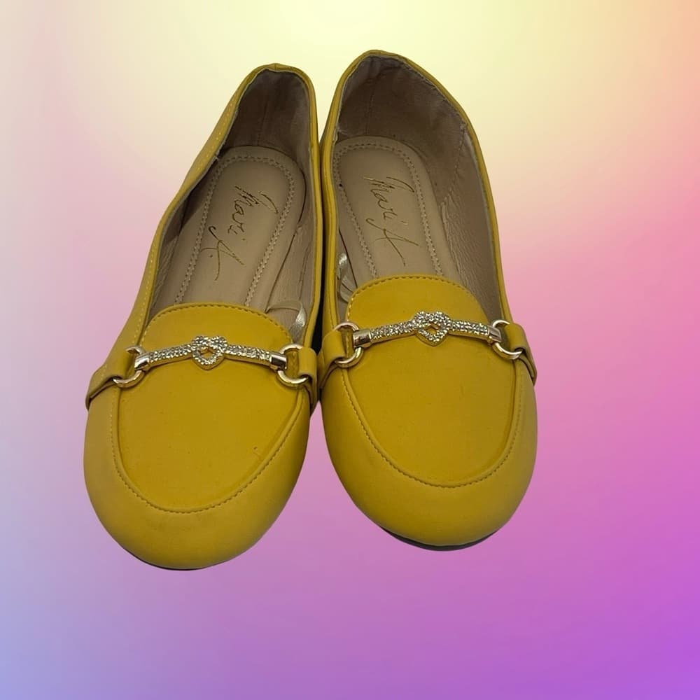 Mari A Yellow Loafers with Gold Accent size 6M -New
