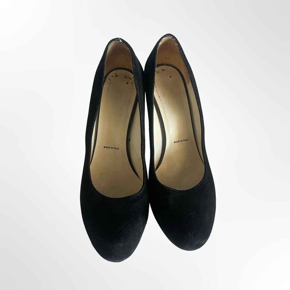 Vero Cuoio Black Suede Wedge Pumps