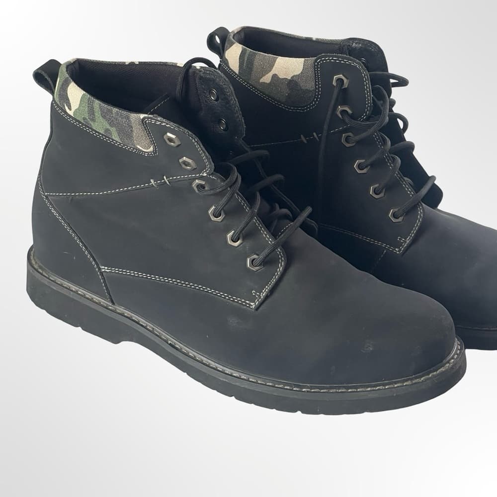 Calto 2" heightened Black Camouflage Men's Boots in size 12