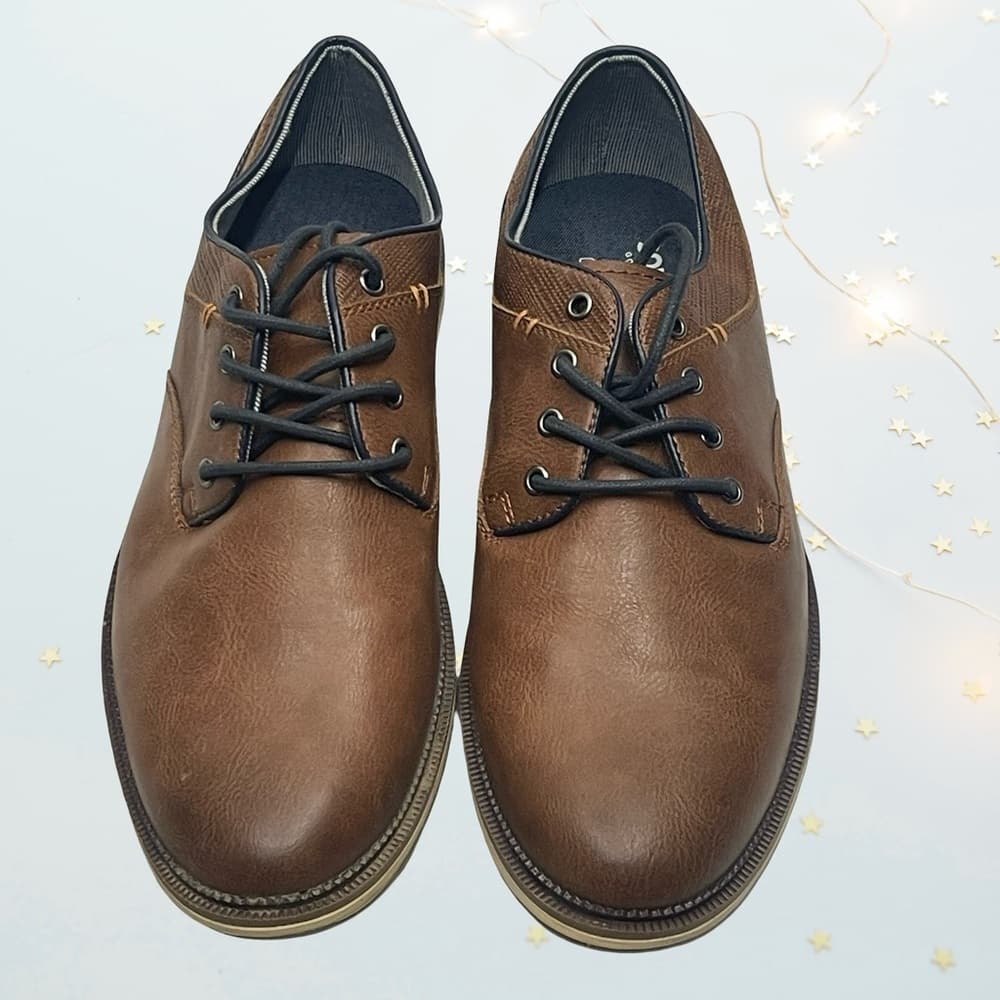 Sonoma Brown and Black Oxfords in size 9.5