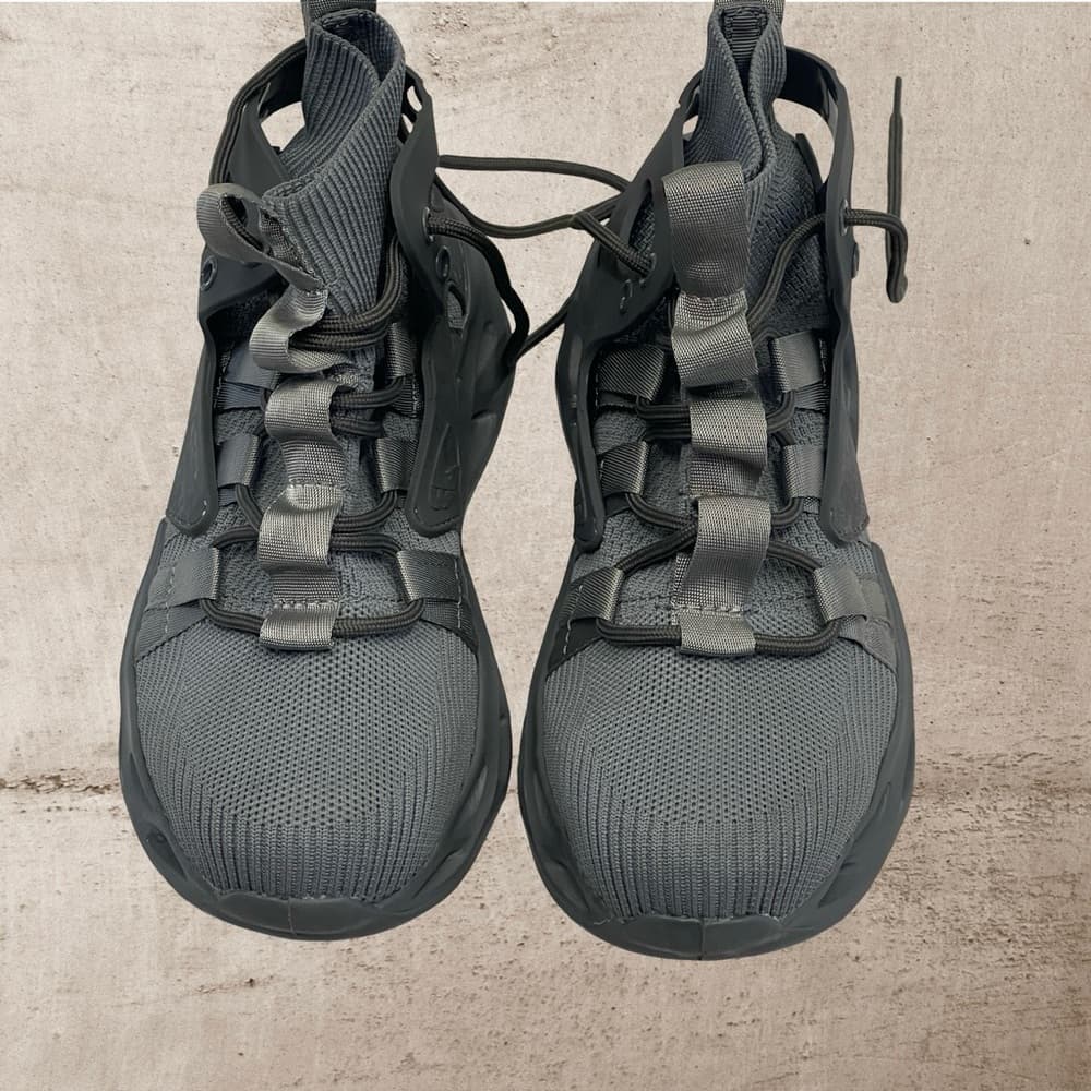 Gray High-Top Sneakers with steel toes - size 6W - Mint!