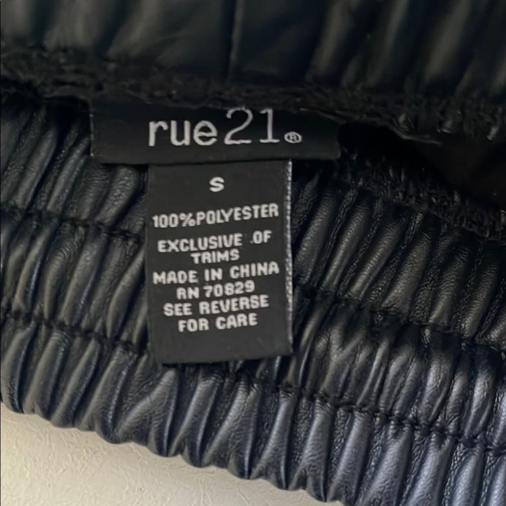 Rue 21 Black Jogger Pants size S