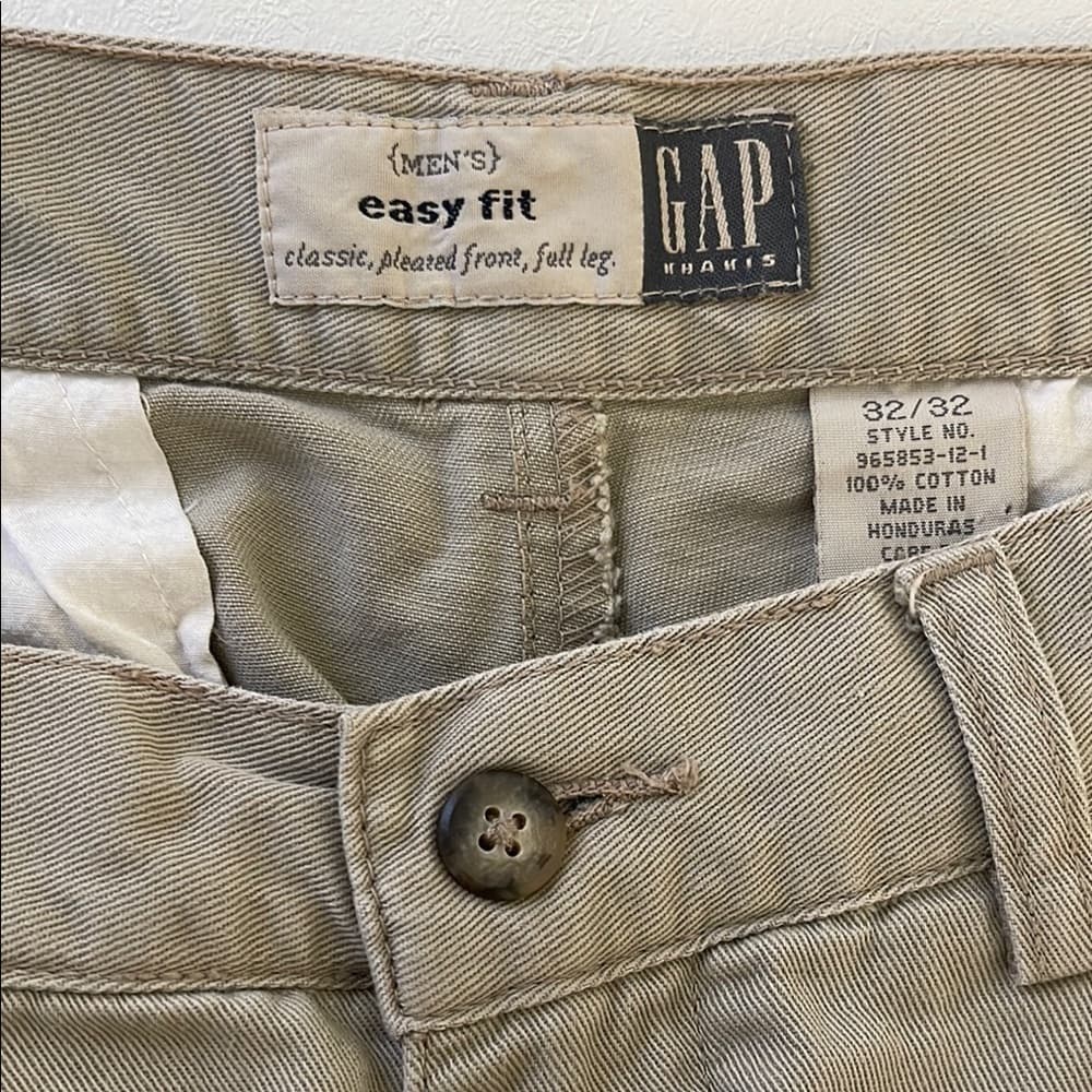 GAP Men's Easy Fit Tan Pants - size 32/27 or 32/32