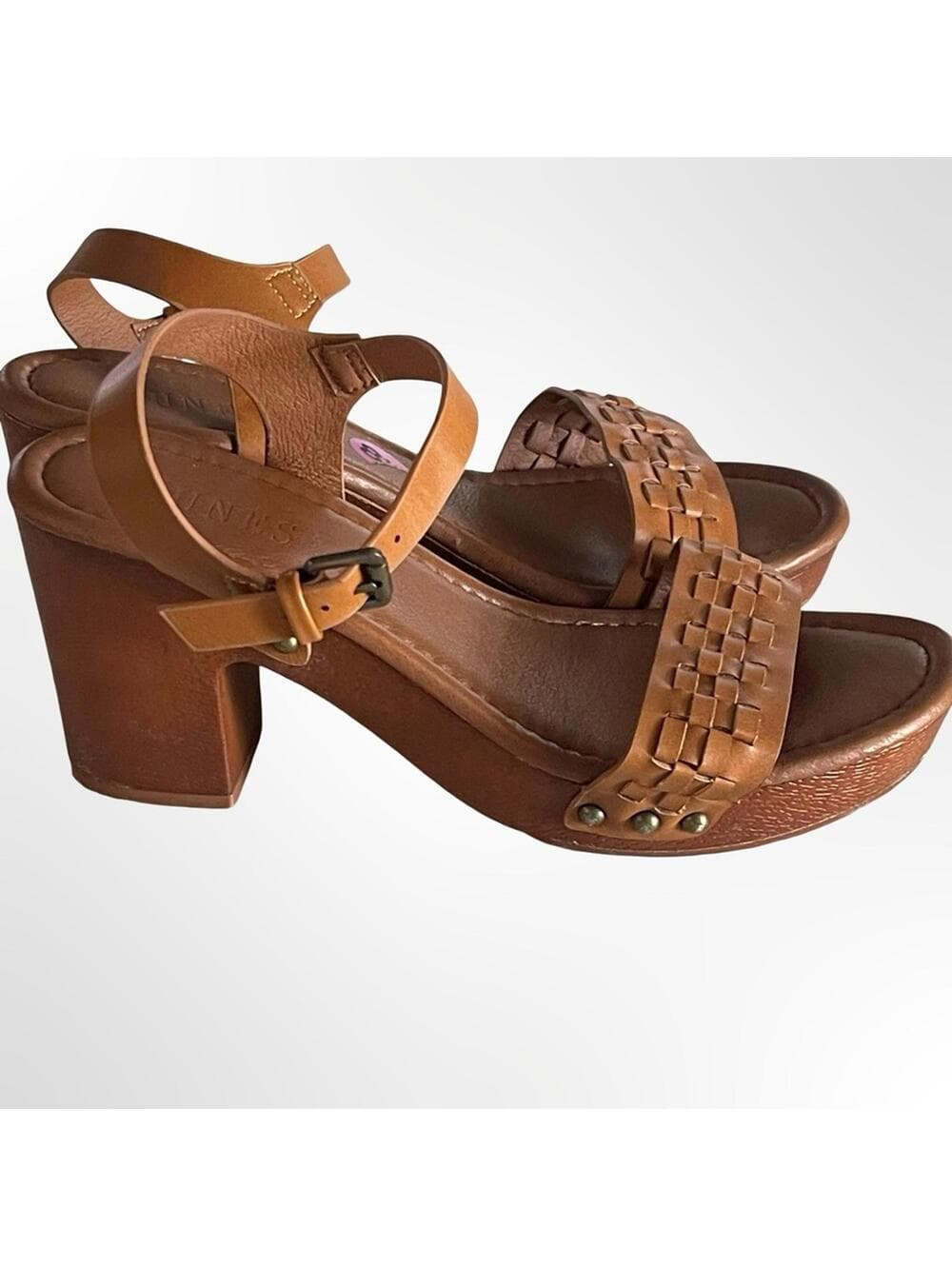Dunes Women’s Tan Woven Front Ankle-Strap Sandals - size 8.5