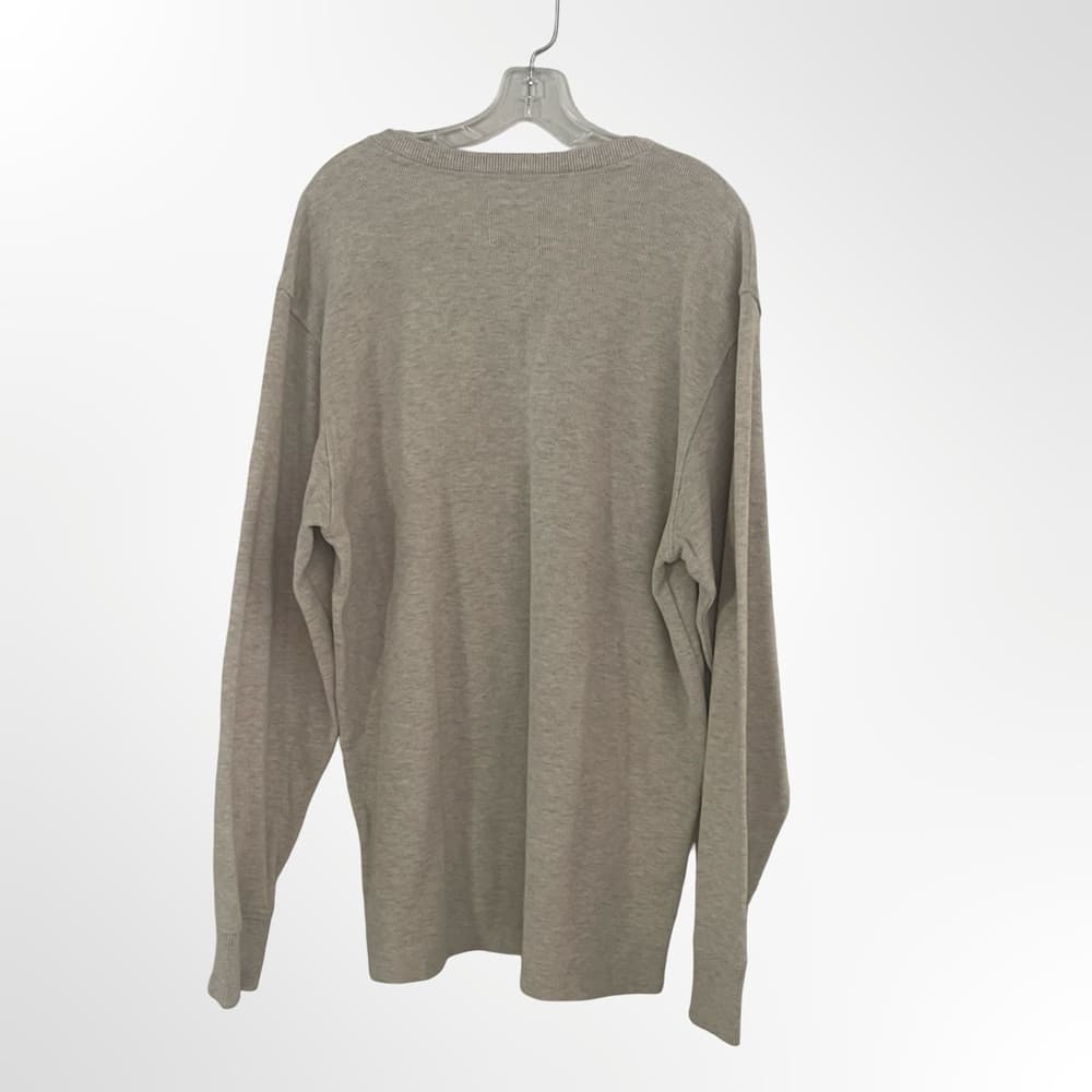 Old Navy Men’s V-Neck Sweater in size XL