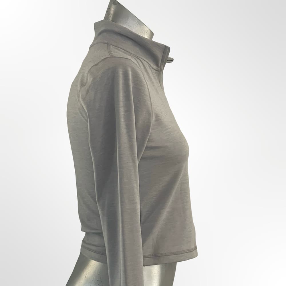 Golden Women's Medium sized Gray Long Sleeve Short Top