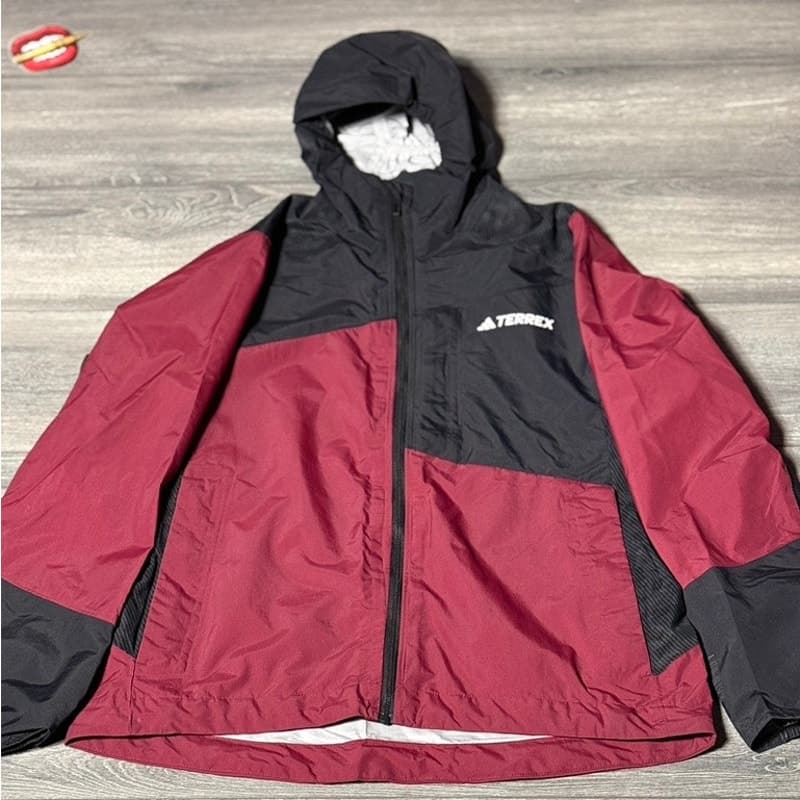 Adidas Terrex all weather jacket size L NWT