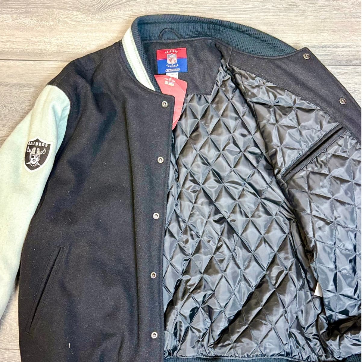 Las Vegas Raiders Varsity Jacket XL Reebok NFL Classic Black Grey Wool