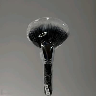 Morphe M495 Elite II Fan Brush Highlight Contour Makeup Brush New In Package!!!