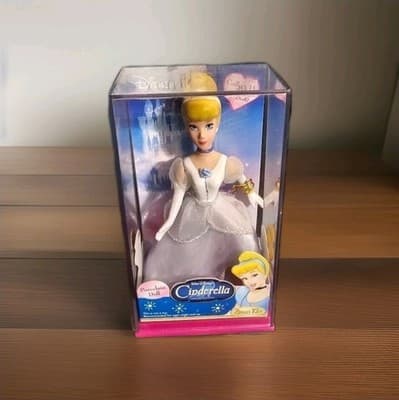 Walt Disney Special Edition Porcelain Cinderella Doll