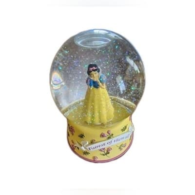 Disney Enesco Snow White Fairest Of Them All "Waltz Of The Flowers" Snow Globe