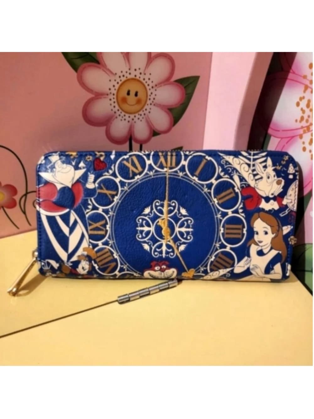 Rare Loungefly ❤️ Logo Disney Alice In Wonderland Clock Wallet