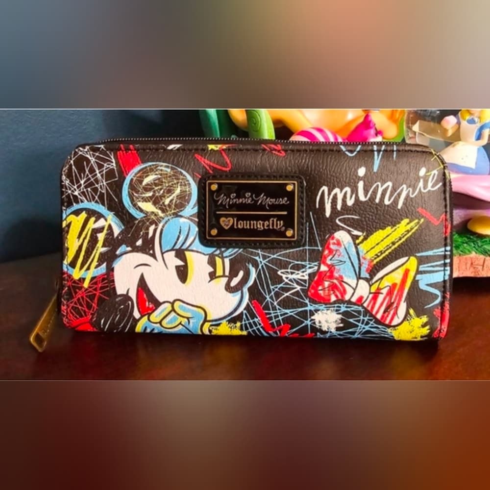 2017 Loungefly OG Disney Minnie Mouse Scribble Art Wallet