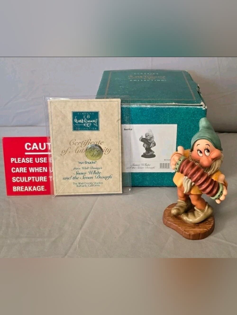 WDCC Disney Snow White Bashful "Aw Shucks" Porcelain Figurine Box & COA