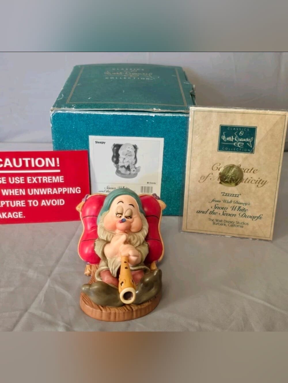 WDCC Disney Snow White Sleepy "Zzzzzzz" Figurine w/box & COA