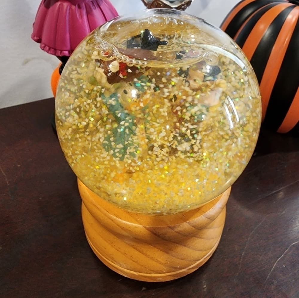 Vintage Disney Snowglobe