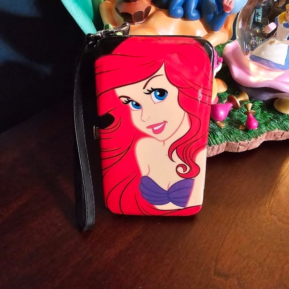 Loungefly ❤️ Logo Disney Ariel Hinge Wallet
