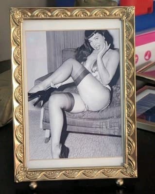 Vintage Bettie Page Pin-Up Photo Ornate Brass Ball Foot Frame Mid-Century 5x7