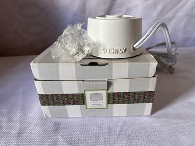 Scentsy White Round Tabletop Electric Warmer Base for Glass Candle Tealight