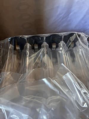 Moist 4 Wide Springloads-Clear Retail Rack Fixture, Model 719526