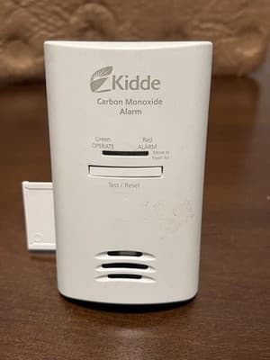 Kidde Carbon Monoxide Alarm CO Detector Test/Reset Green Operate Red Alarm White