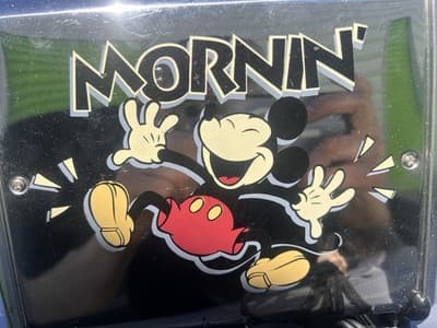 VillaWare Mickey Mornin' Toaster, 2-Slice Black Metal Glossy, Plays Music