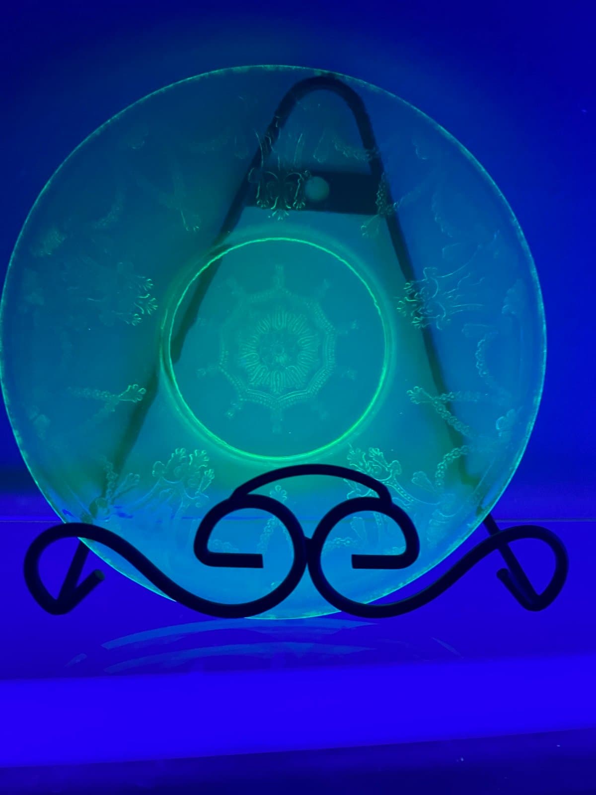 Uranium serving bowl