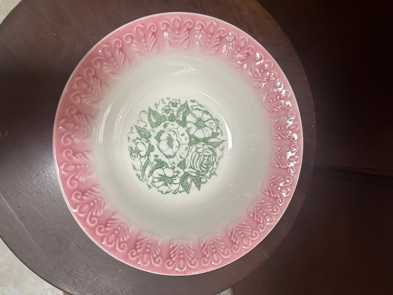 Vintage Green & Red Unmarked Majolica Style Serving Bowl w/ Raised Edge Relief