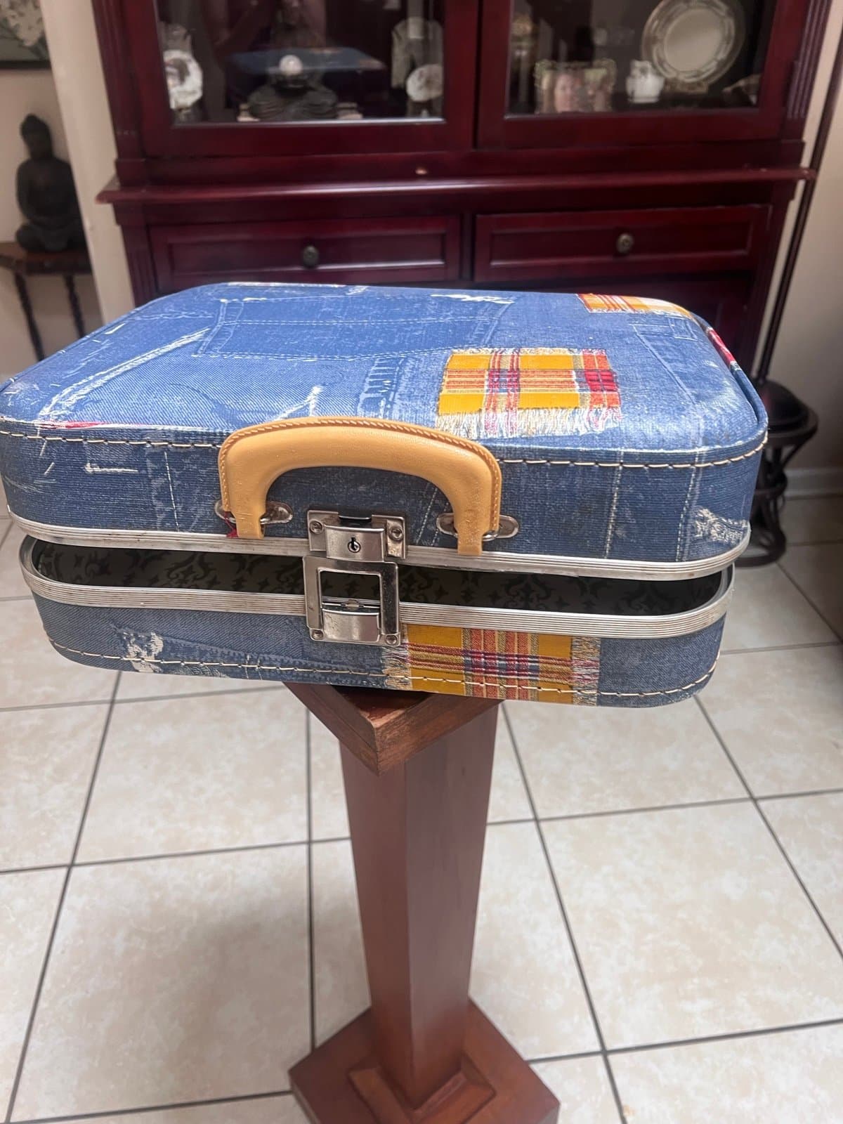 Vintage 1970 hard suitcase