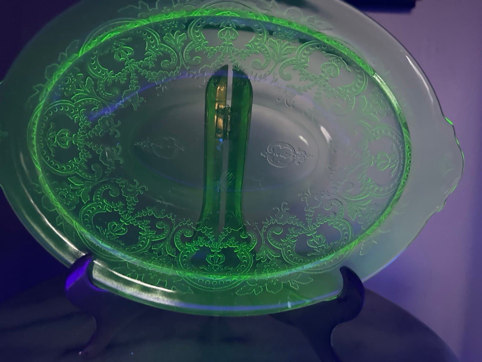 1930s vintage uranium green depression glass bowl, poppy floral Hazel Atlas Flor
