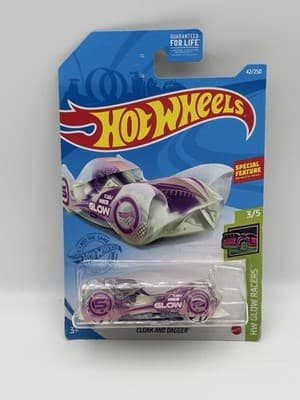 HOT WHEELS-2020 HW GLOW RACERS CLOAK AND DAGGER 42/250 PINK New