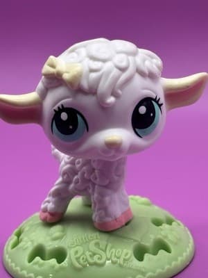 McDonald’s Happy Meal Toy Littlest Pet Shop Hasbro White Lamb Sheep Figure