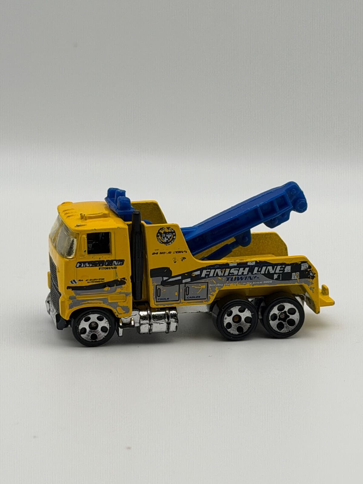 Hot Wheels Rig Wrecker Finish Line Towing Yellow Tow Truck Loose Diecast